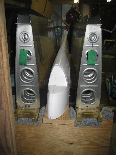 The spar end of the wings.  The fiberglass wingtips are in between the wings.