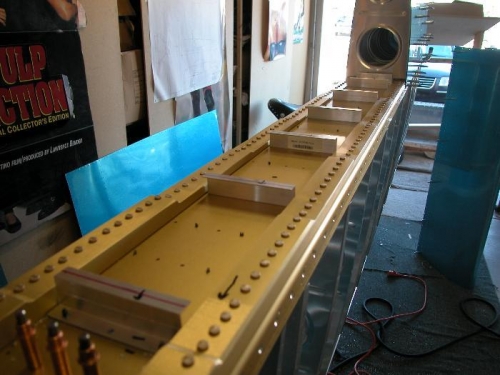 Lining up the T-712 spacers on the w-706 main wing spar