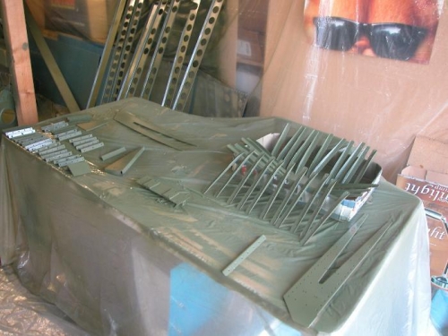 Spraying the fuel tank stiffners and parts