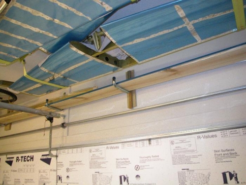 Storage area of main and rear spars