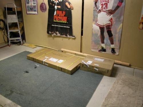 The whole tail sections arrives in 2 boxes.