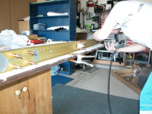 Using rivet squeezer for riveting