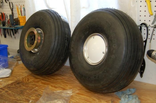 with disk spacer and hub cap