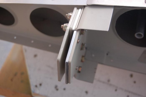 rear spar attachment
