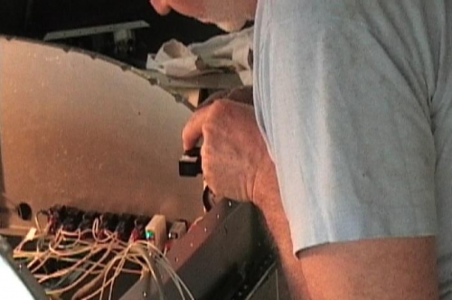 Installing mounting screws