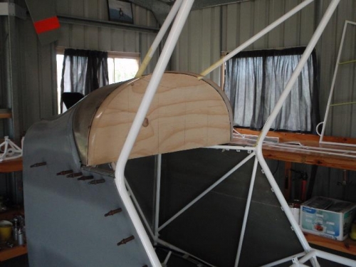 Plywoodpanel cut to shape