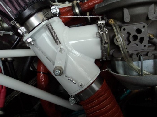 Air diverter restraint