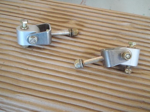 Rear spar attach cube and U bracket ready for installation