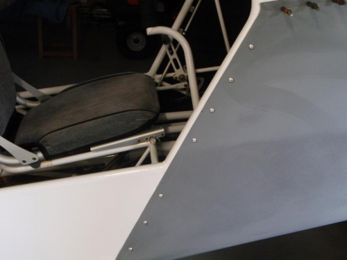 Boot cowl attach hardware