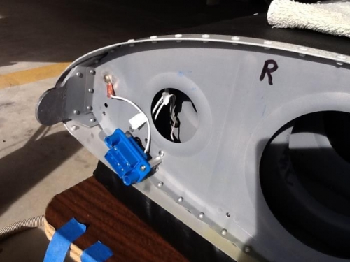 New connector right wing.