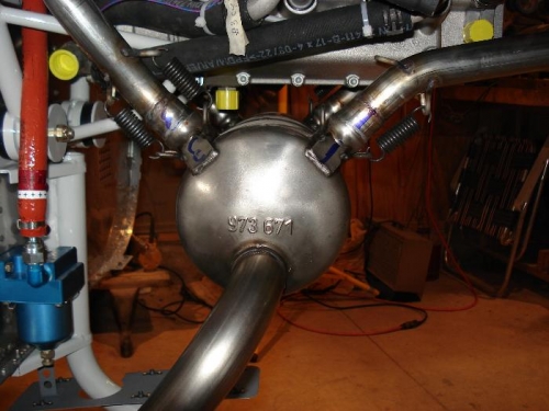 Exhaust system - note missing spring.