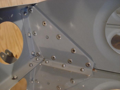 Flaperon attach structure detail.