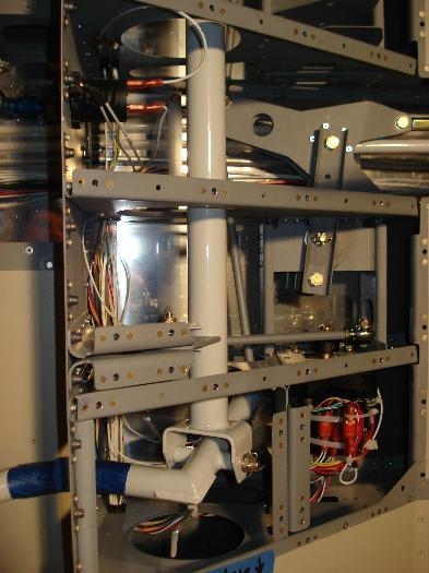 Pitch servo and control linkages.