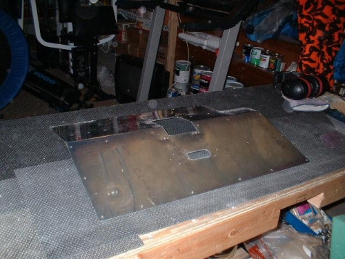 Right seat pan edges deburred / polished