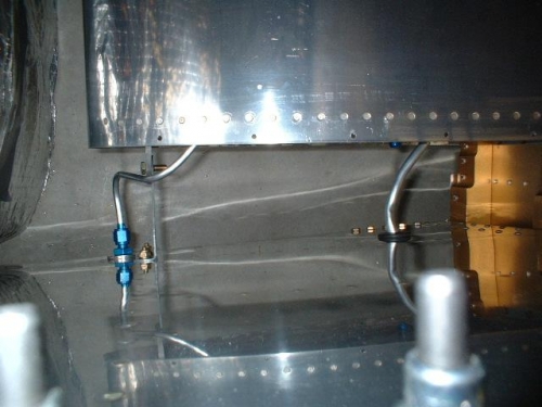 Right tank vent - tank to fuselage tub