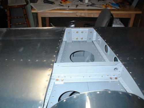 Horizontal stabilizer bolted to fuselage - front and rear spars