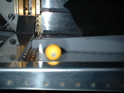 VA-104 ball screwed to latch handle