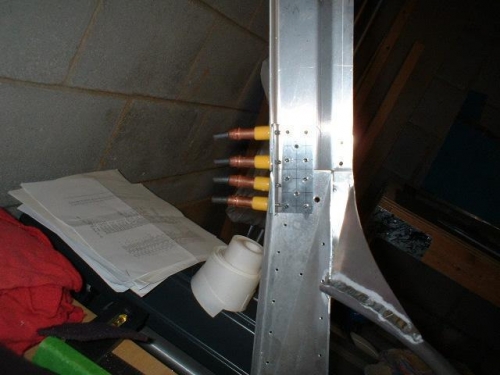 Inside view of left WD-716 and WD-725 side rails drilled to C-613 splice plate and C-723 wedge