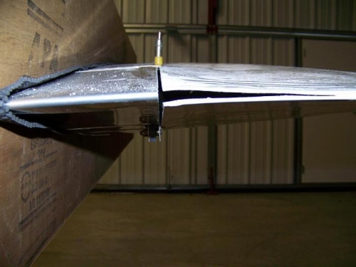 Right wing tip with just the top clecoes in place - the tip sagged into perfect alignment