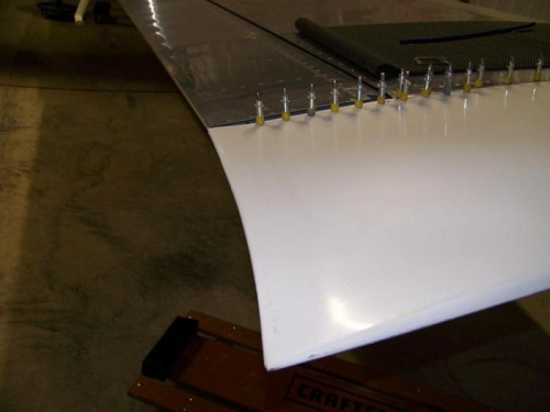 Right wing tip trailing edge flush with aileron trailing edge