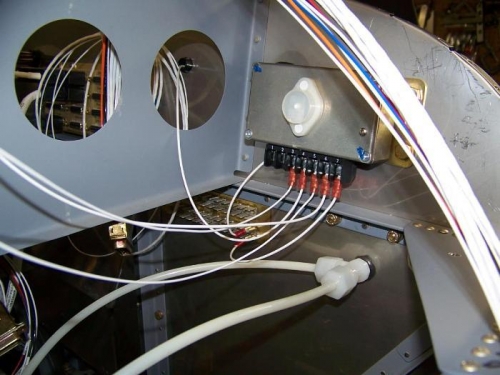 Voltage regulator with alternator Field wires connected