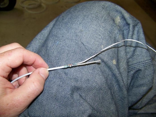 Solder sleeve attached to 20 awg shielded p-lead - right mag
