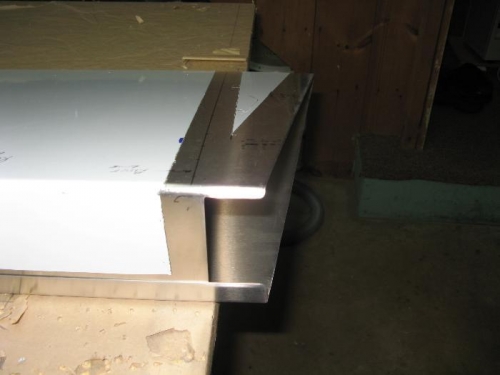 Trimmed inboard end of RH flap