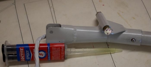 As you depress plungers, the two sides mix and exit the end of the applicator tube. No hand mixing..