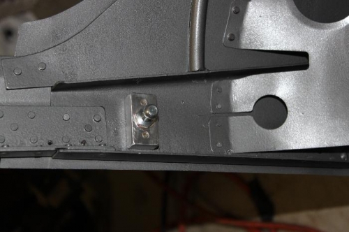 Used Vibra-Tite on the post and screw threads.