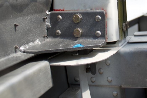 Final AN3 bolts in place. Same for both sides. Painting comes soon.