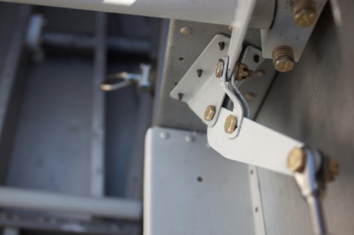 Need to install cotter pins plus correct AN3 bolts in the UHMW blocks now and remove those washers.