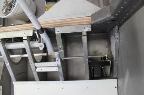 How the servo will connect to the control linkages.