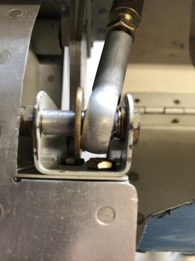 Combination of spacer and washers to all free travel.