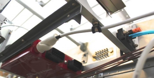 How the primary cable feeds into the VPX.