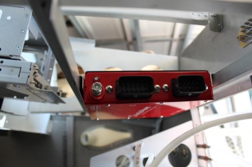 Attach screws are held in place between the two stringers and can't come out. See the gap.