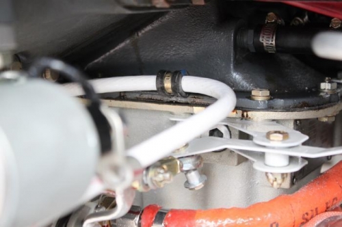 Turn to starter happens above mixture bracket. Nice clearances.