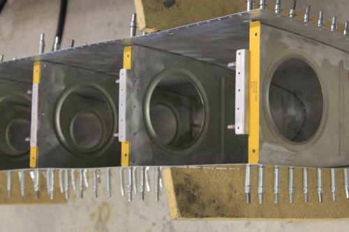 Leading Edge looks like a fuel tank - Not.