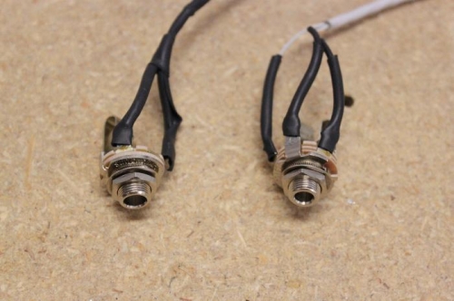 Wired the headphone and microphone jacks.