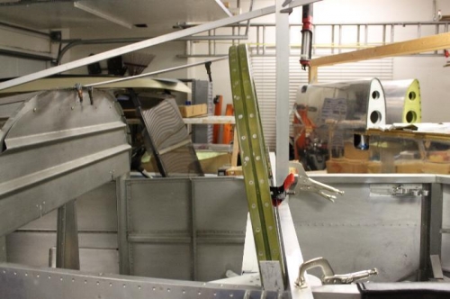 Tilt back is 2 7/8 from vertical. Height is 17  7/8. Right on.