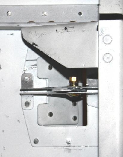 The following hardware. 1, AN525-10R7 screw,  2 5610-90-31 nylon washers, 1 AN960-10L steel thin washe