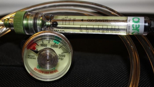 AEROX gauge and individual O2 regulator
