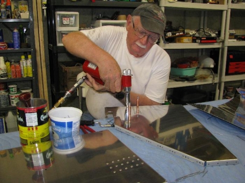 Rivetting Eng Mounts