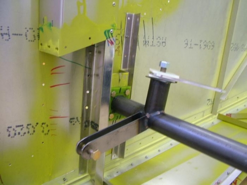 The flaperon cross bar RHS