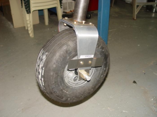 Nose gear forks