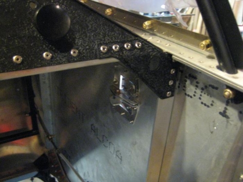 Corner bracket attached.