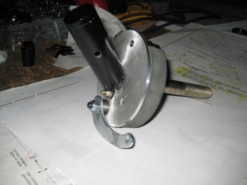 The Azusa back plate and shoes in place on the left axle.