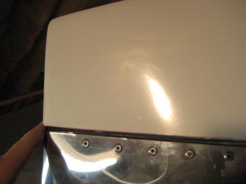 A close-up of the clearance between the tail tip and the rudder, given by notching the rear of the tip