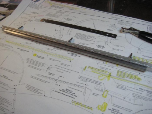 Starboard canopy hinge assembly D01-03