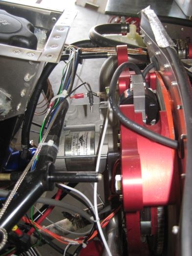 Engine mount to the left, engine off the mount, to the righg.