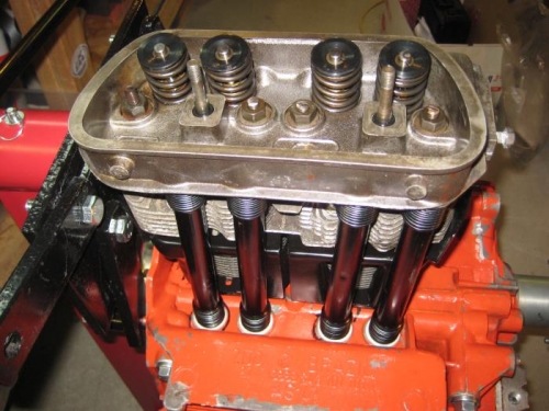 Super tin on, pushrod tubes in place, and heads torqued